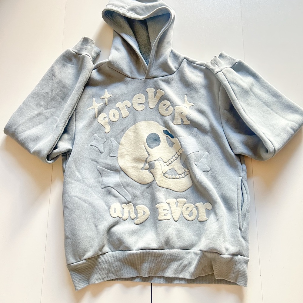 PacSun Light Gray Hoodie with Skull Design
